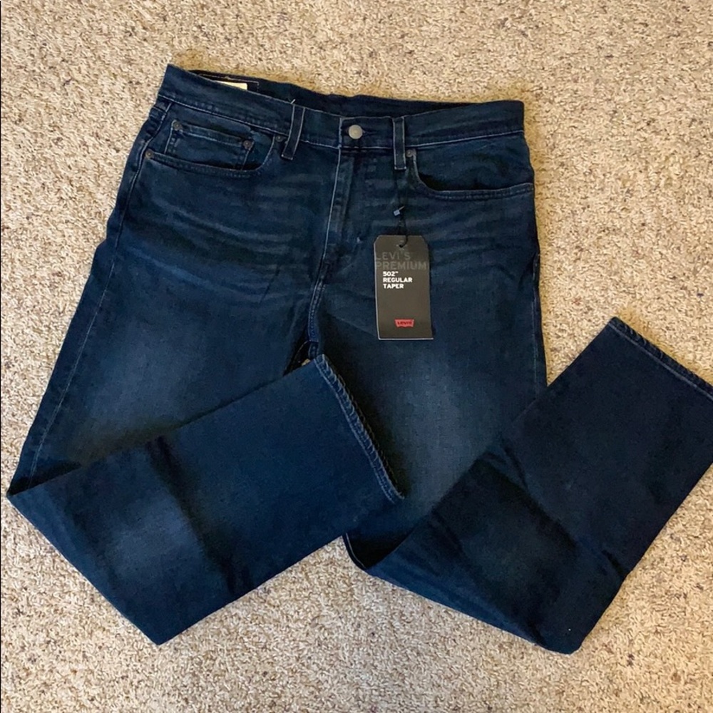 Men’s jeans.